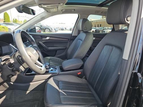 2023 Audi Q5 40 Premium Plus