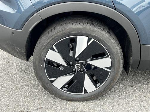 2026 Volvo EX40 Twin Motor Plus