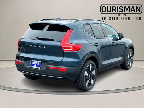 2026 Volvo EX40 Twin Motor Plus