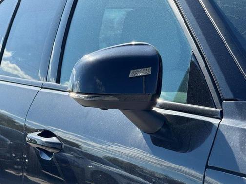 2026 Volvo XC40 B5 Ultra