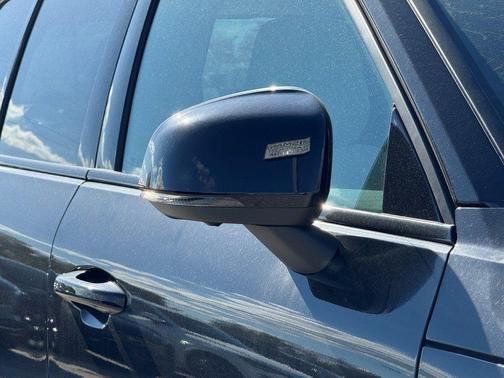 2026 Volvo XC40 B5 Ultra