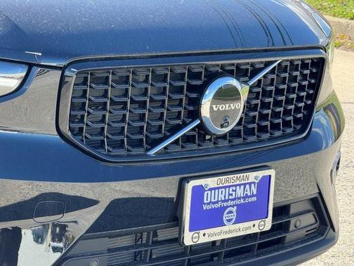 2026 Volvo XC40 B5 Ultra