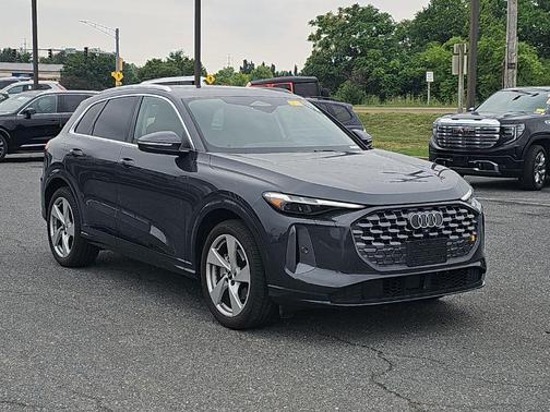 Tambora Gray Metallic 2025 Audi Q5 2.0T Prestige