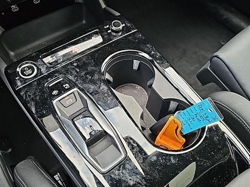 2025 Audi Q6 e-tron Premium Plus