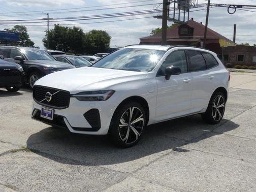 2025 Volvo XC60 Plug-In Hybrid T8 Ultra