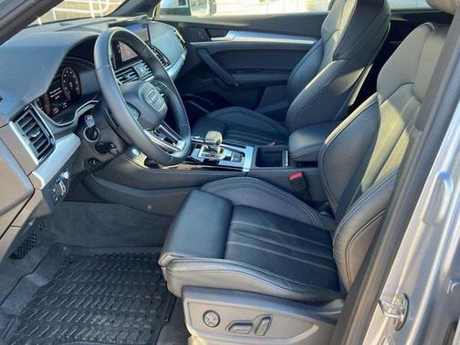 2023 Audi Q5 45 S line Prestige