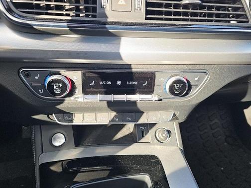2023 Audi Q5 45 S line Prestige