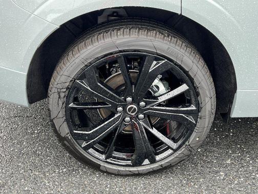 2026 Volvo XC60 B5 Ultra Black Edition