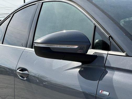2025 Audi Q4 e-tron Premium Plus