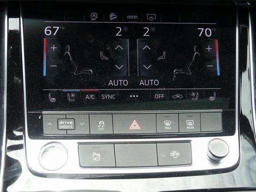 2025 Audi Q7 45 Premium Plus