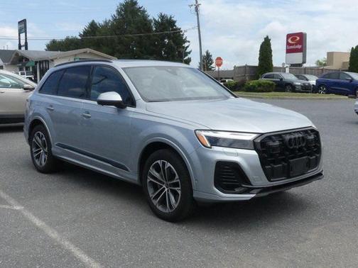 2025 Audi Q7 45 Premium Plus