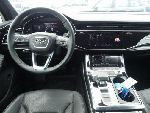 2025 Audi Q7 45 Premium Plus