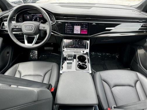 2025 Audi Q7 45 Premium Plus