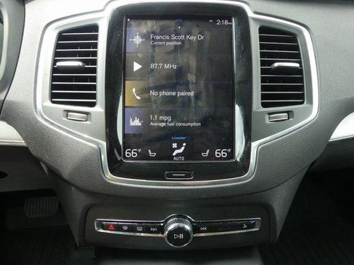 2022 Volvo XC90 T5 Momentum