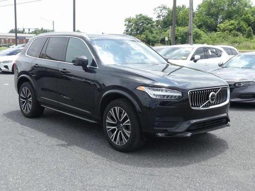 2022 Volvo XC90 T5 Momentum