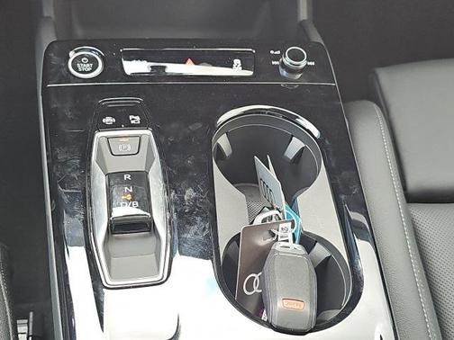 2025 Audi Q6 e-tron Prestige