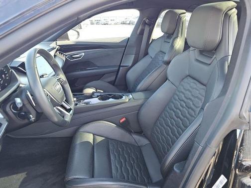 2022 Audi e-tron GT Prestige