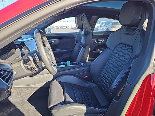 2023 Audi e-tron GT Prestige