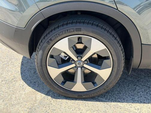 Forest Lake 2026 Volvo XC40 B5 Plus