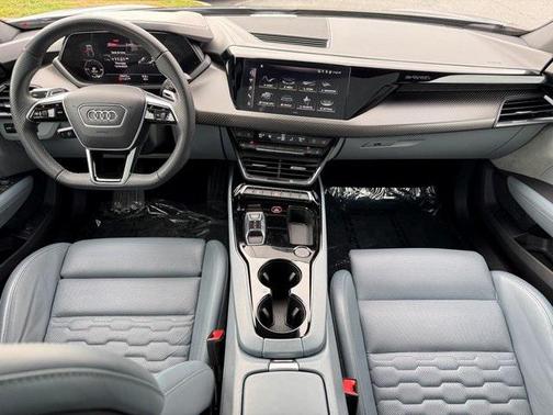 2022 Audi e-tron GT Premium Plus