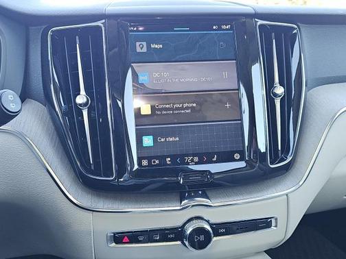 2023 Volvo XC60 B5 Plus Dark Theme