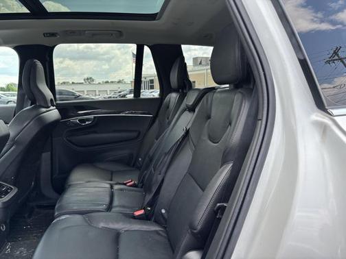 2019 Volvo XC90 T6 Momentum