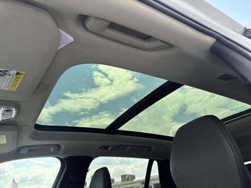 2019 Volvo XC90 T6 Momentum
