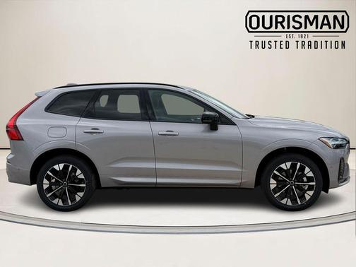 Aurora Silver 2026 Volvo XC60 B5 Plus