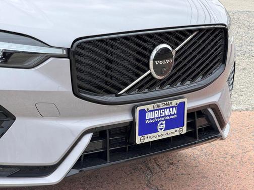 Aurora Silver 2026 Volvo XC60 B5 Plus