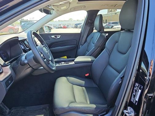 Onyx Black Metallic 2023 Volvo XC60 B5 Plus Bright Theme