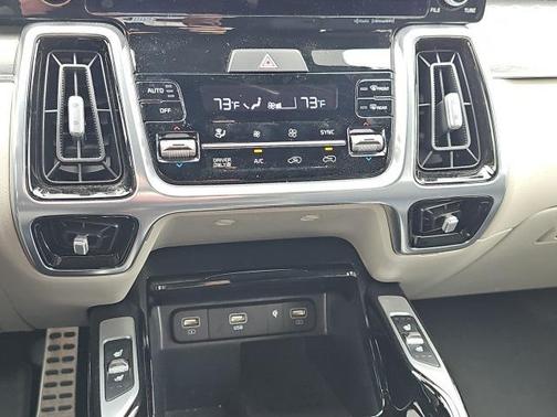 2022 Kia Sorento Plug-In Hybrid SX Prestige