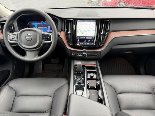 Silver Dawn Metallic 2023 Volvo XC60 B5 Plus Dark Theme