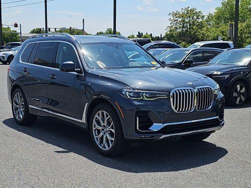 Arctic Gray Metallic 2022 BMW X7 xDrive40i