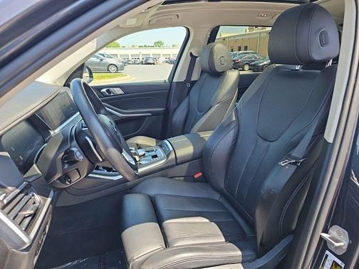 Arctic Gray Metallic 2022 BMW X7 xDrive40i