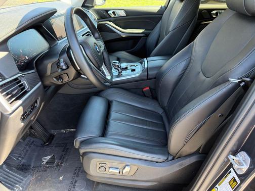 Arctic Gray Metallic 2022 BMW X7 xDrive40i
