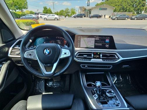 Arctic Gray Metallic 2022 BMW X7 xDrive40i