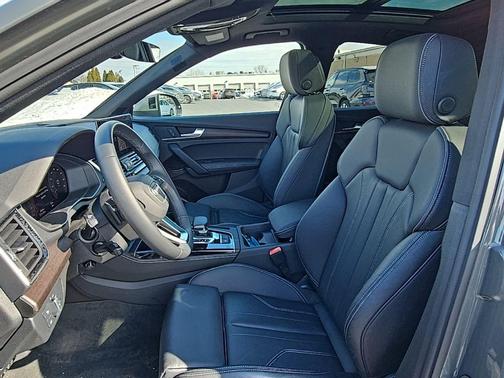 2025 Audi Q5 45 S line Premium Plus
