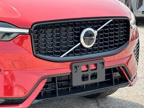 2025 Volvo XC60 B5 Ultra
