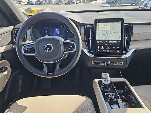 2025 Volvo XC90 Plug-In Hybrid T8 Core