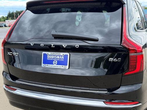 Onyx Black Metallic 2026 Volvo XC90 B6 Plus 7-Seater