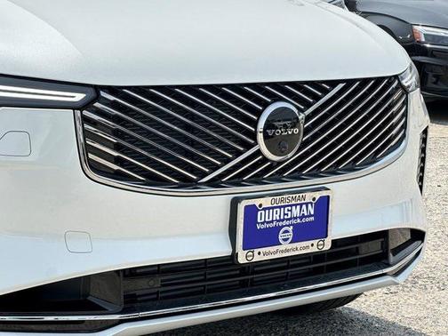 2025 Volvo XC90 Plug-In Hybrid T8 Ultra