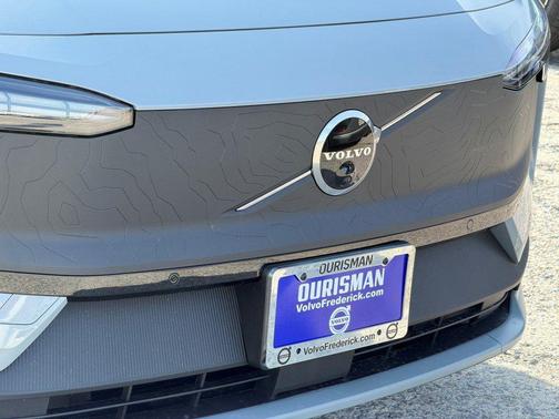 2026 Volvo EX30 Twin Motor Cross Country Ultra