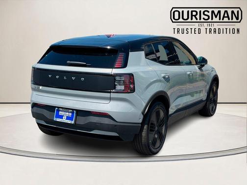 Vapour Gray Metallic 2026 Volvo EX30 Twin Motor Cross Country Ultra