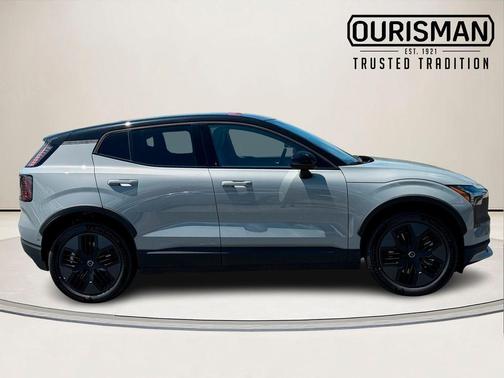 Vapour Gray Metallic 2026 Volvo EX30 Twin Motor Cross Country Ultra