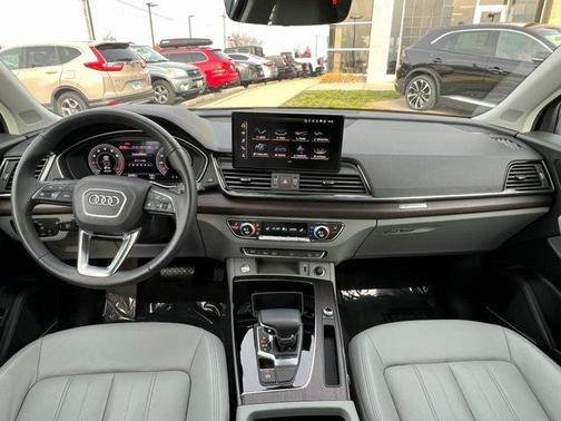 2022 Audi Q5 45 S line Premium Plus