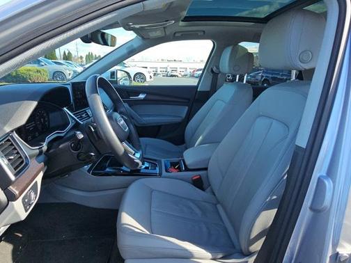 2022 Audi Q5 45 S line Premium