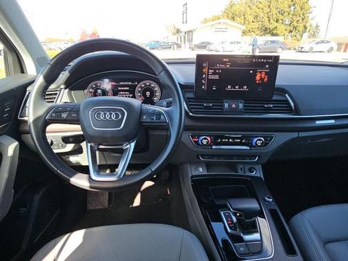 2022 Audi Q5 45 S line Premium