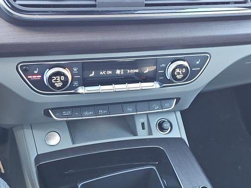 2022 Audi Q5 45 S line Premium