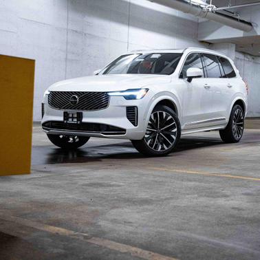 Crystal White Pearl 2026 Volvo XC90 B6 Plus 7-Seater