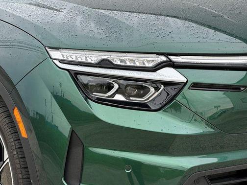 2025 VinFast VF 8 Plus